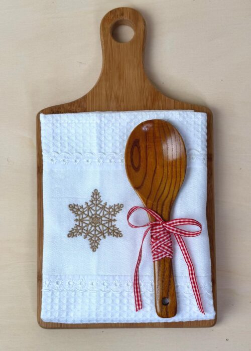 christmas kitchen gift set cutting board and kitchen towel