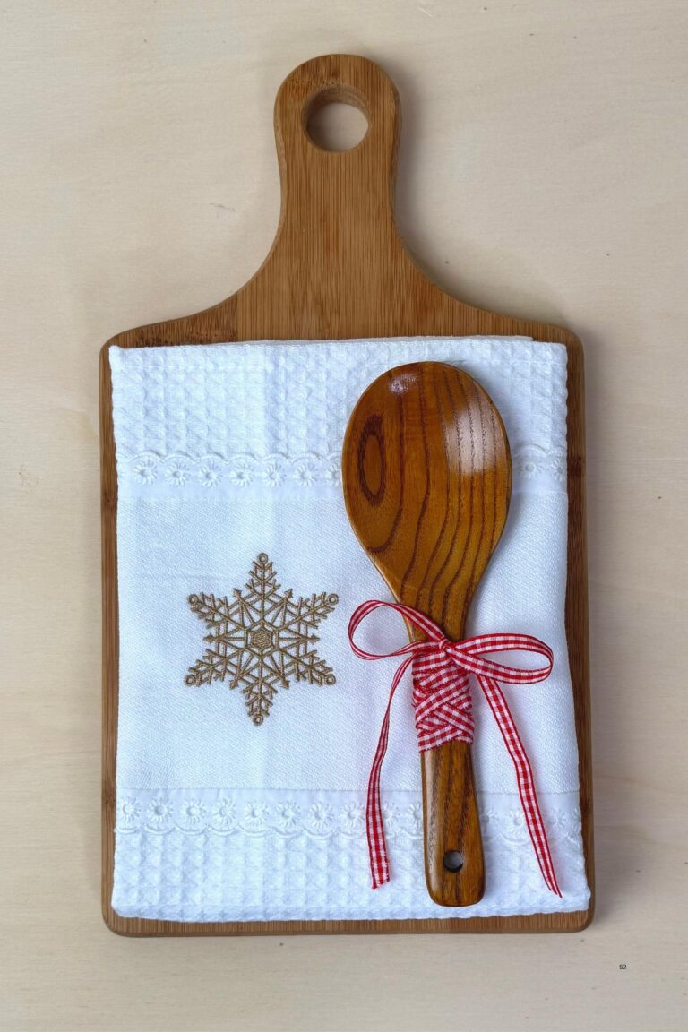 christmas kitchen gift set cutting board and kitchen towel